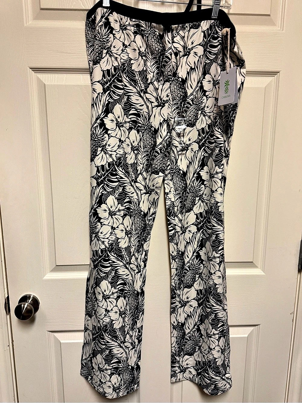 Women's Floral Sleep/Lounge Pants in Black & White NWT